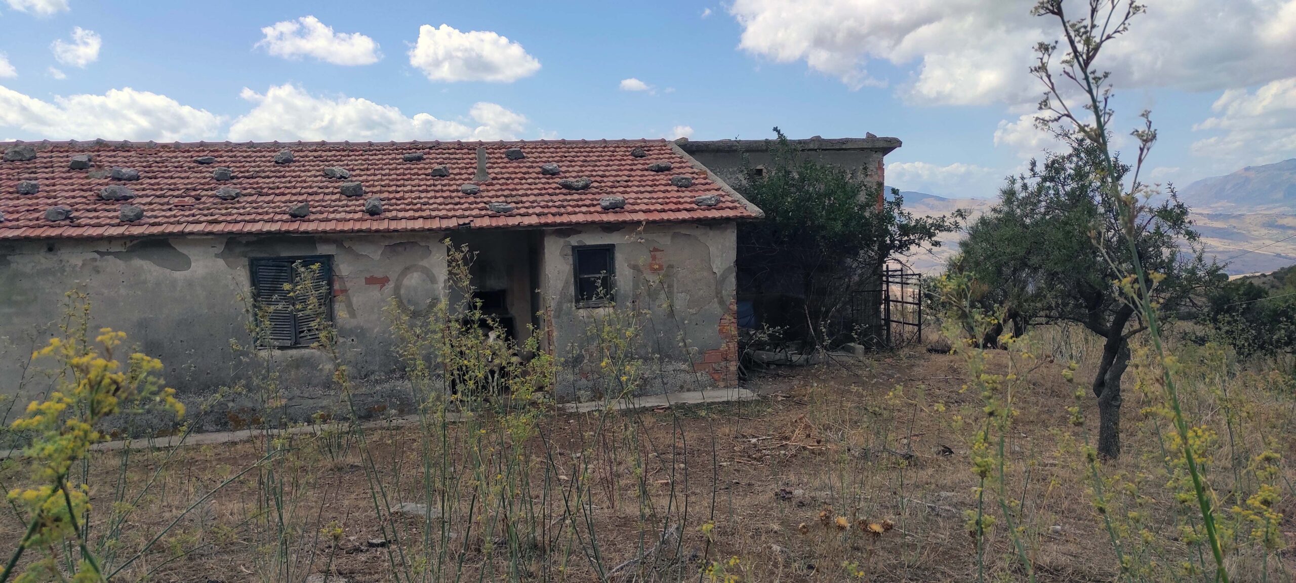 Borgo Cammisini 1 borgo cammisini, isnello, riforma agraria, palermo, vacuamoenia, case coloniche